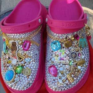 New Croc “Bae platform” clogs never been worn